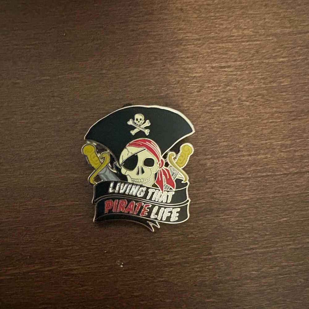 2022 Disney Pirates of the Caribbean pin!
